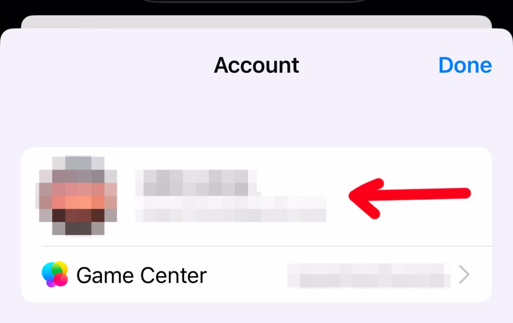 Langkah kedua setelah menekan ikon profil, yaitu memilih nama akun Apple ID Anda untuk membuka pengaturan lebih lanjut.